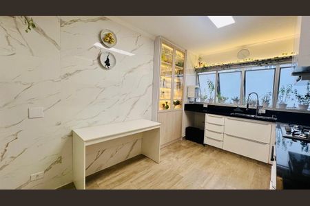 Apartamento para alugar com 197m², 4 quartos e 2 vagas