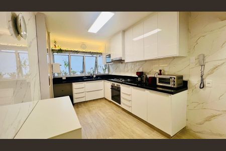 Apartamento para alugar com 4 quartos, 197m² em Itaim Bibi, São Paulo