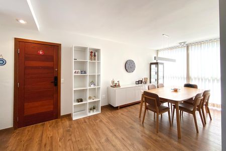 Apartamento à venda com 3 quartos, 183m² em Sagrada Família, Belo Horizonte