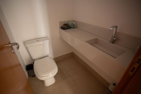 Casa à venda com 193m², 3 quartos e 3 vagas Casa à venda com 193m², 3 quartos e 3 vagasLAVABO