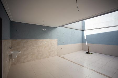 Casa à venda com 193m², 3 quartos e 3 vagas Casa à venda com 193m², 3 quartos e 3 vagasQUINTAL E ÁREA DE SERVIÇO