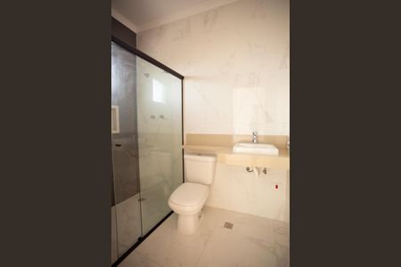 Casa à venda com 193m², 3 quartos e 3 vagas Casa à venda com 193m², 3 quartos e 3 vagasBANHEIRO DA SUÍTE 1