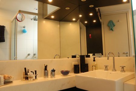 Apartamento à venda com 81m², 2 quartos e 1 vagaBanheiro da Suíte