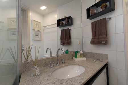 Apartamento à venda com 81m², 2 quartos e 1 vagaBanheiro Social