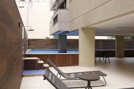 Apartamento à venda com 81m², 2 quartos e 1 vagaÁrea comum - Piscina