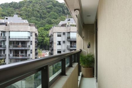 Apartamento à venda com 81m², 2 quartos e 1 vagaVaranda