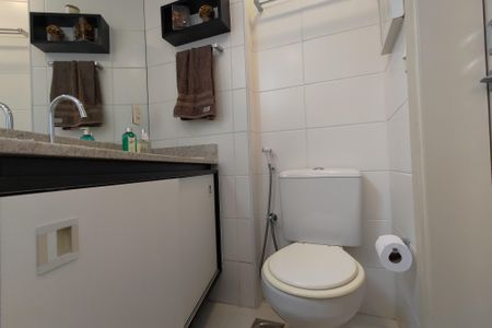 Apartamento à venda com 81m², 2 quartos e 1 vagaBanheiro Social