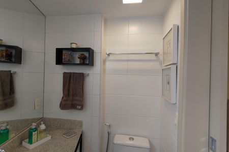 Apartamento à venda com 81m², 2 quartos e 1 vagaBanheiro Social
