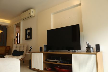 Apartamento à venda com 81m², 2 quartos e 1 vagaSala