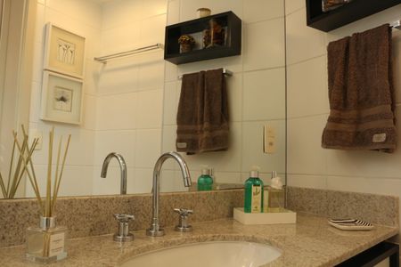 Apartamento à venda com 81m², 2 quartos e 1 vagaBanheiro Social