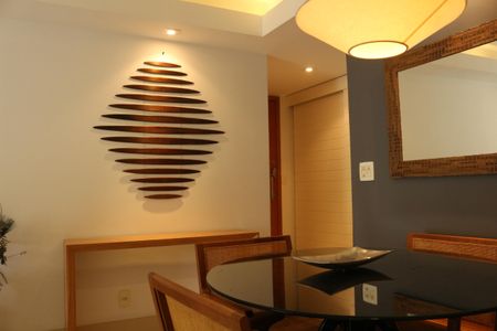 Apartamento à venda com 81m², 2 quartos e 1 vagaSala