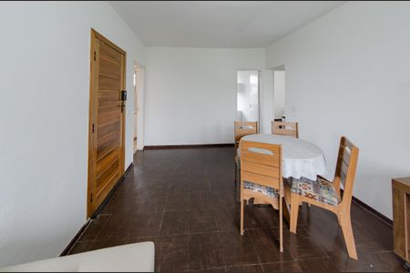 Sala de apartamento para alugar com 3 quartos, 77m² em Conjunto California, Belo Horizonte