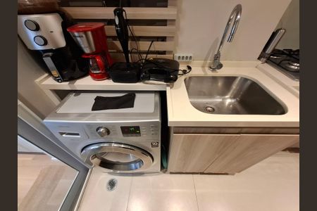 Apartamento à venda com 80m², 2 quartos e 1 vaga Apartamento à venda com 80m², 2 quartos e 1 vagaCozinha e Área de Serviço