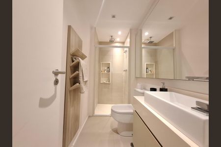 Apartamento à venda com 80m², 2 quartos e 1 vaga Apartamento à venda com 80m², 2 quartos e 1 vagaBanheiro Social