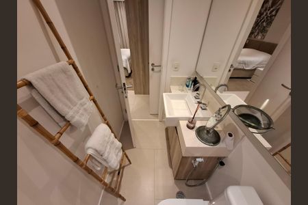 Apartamento à venda com 80m², 2 quartos e 1 vaga Apartamento à venda com 80m², 2 quartos e 1 vagaBanheiro da suíte