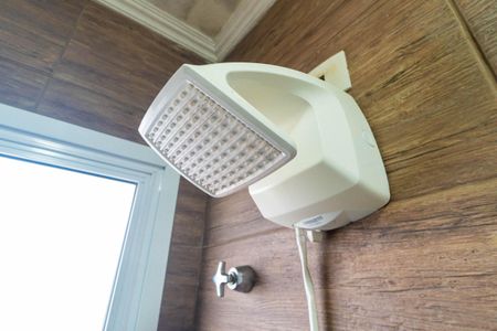 Banheiro da Suíte 1 de casa de condomínio à venda com 2 quartos, 77m² em Vila do Encontro, São Paulo