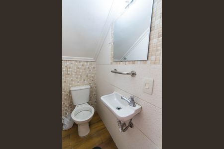 Casa de condomínio à venda com 77m², 2 quartos e 2 vagasLavabo