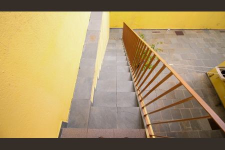 Casa à venda com 400m², 6 quartos e 3 vagas Casa à venda com 400m², 6 quartos e 3 vagasEscada 1