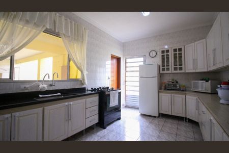 Casa à venda com 400m², 6 quartos e 3 vagas Casa à venda com 400m², 6 quartos e 3 vagasCozinha