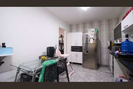 Casa à venda com 400m², 6 quartos e 3 vagas Casa à venda com 400m², 6 quartos e 3 vagasCozinha e Área de Serviço (casa 2)