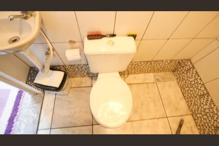 Casa à venda com 400m², 6 quartos e 3 vagas Casa à venda com 400m², 6 quartos e 3 vagasBanheiro (casa 2)