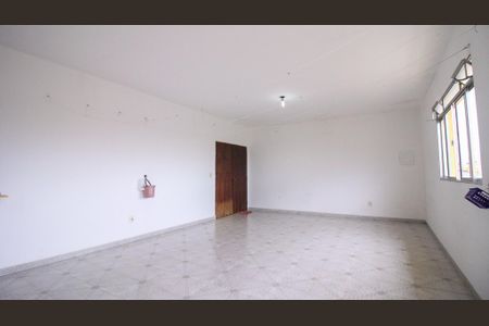 Casa à venda com 400m², 6 quartos e 3 vagas Casa à venda com 400m², 6 quartos e 3 vagasSalão de Festas