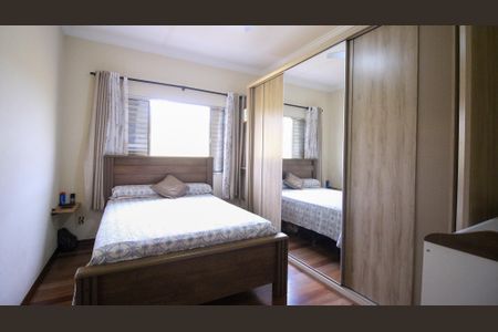 Casa à venda com 400m², 6 quartos e 3 vagas Casa à venda com 400m², 6 quartos e 3 vagasQuarto 2