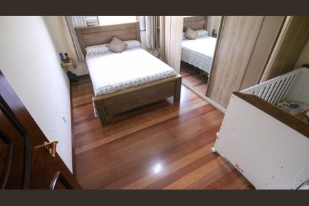 Casa à venda com 400m², 6 quartos e 3 vagas Casa à venda com 400m², 6 quartos e 3 vagasQuarto 2