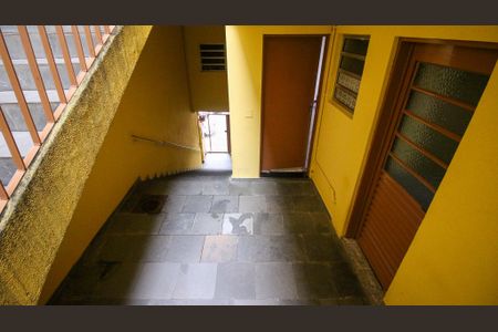 Casa à venda com 400m², 6 quartos e 3 vagas Casa à venda com 400m², 6 quartos e 3 vagasEscada 3