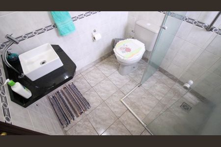 Casa à venda com 400m², 6 quartos e 3 vagas Casa à venda com 400m², 6 quartos e 3 vagasBanheiro 2