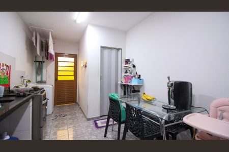 Casa à venda com 400m², 6 quartos e 3 vagas Casa à venda com 400m², 6 quartos e 3 vagasCozinha e Área de Serviço (casa 2)