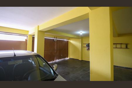 Casa à venda com 400m², 6 quartos e 3 vagas Casa à venda com 400m², 6 quartos e 3 vagasGaragem