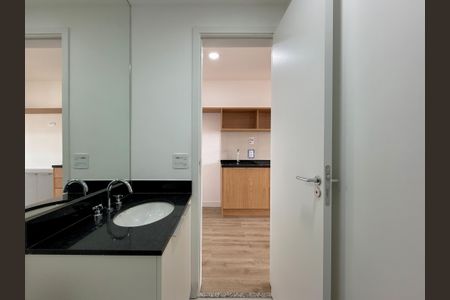 Studio para alugar com 28m², 0 quarto e sem vaga Studio para alugar com 28m², 0 quarto e sem vagaBanheiro
