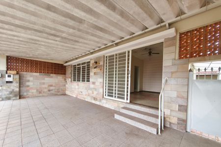 Casa à venda com 183m², 3 quartos e 2 vagasQuintal - Garagem