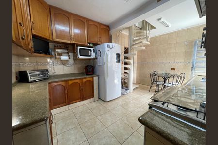 Casa à venda com 128m², 2 quartos e 3 vagas Casa à venda com 128m², 2 quartos e 3 vagasCozinha