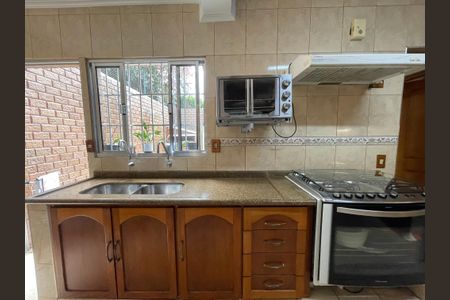 Casa à venda com 128m², 2 quartos e 3 vagas Casa à venda com 128m², 2 quartos e 3 vagasCozinha