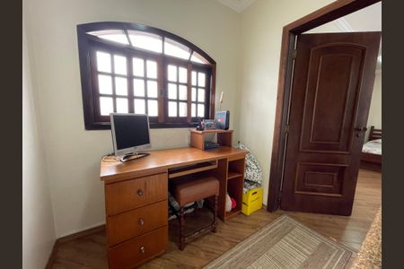 Casa à venda com 128m², 2 quartos e 3 vagas Casa à venda com 128m², 2 quartos e 3 vagasEscritório