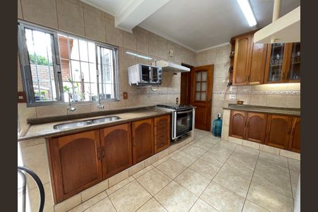 Casa à venda com 128m², 2 quartos e 3 vagas Casa à venda com 128m², 2 quartos e 3 vagasCozinha