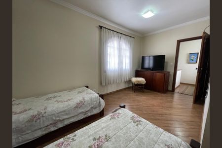 Casa à venda com 128m², 2 quartos e 3 vagas Casa à venda com 128m², 2 quartos e 3 vagasQuarto 2