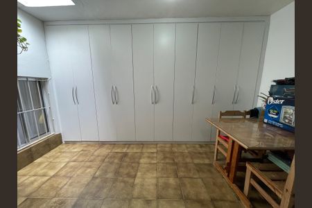 Casa à venda com 128m², 2 quartos e 3 vagas Casa à venda com 128m², 2 quartos e 3 vagasGaragem