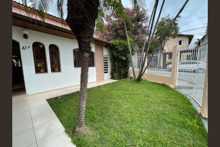 Casa à venda com 128m², 2 quartos e 3 vagas Casa à venda com 128m², 2 quartos e 3 vagasGaragem