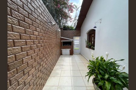 Casa à venda com 128m², 2 quartos e 3 vagas Casa à venda com 128m², 2 quartos e 3 vagasQuintal