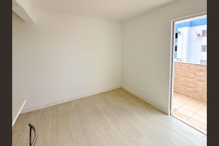 Sala de apartamento para alugar com 2 quartos, 57m² em Sertão do Maruim, São José