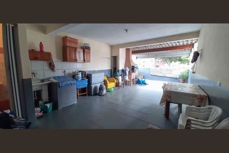 Casa à venda com 180m², 3 quartos e 2 vagas Casa à venda com 180m², 3 quartos e 2 vagasEspaço Gourmet