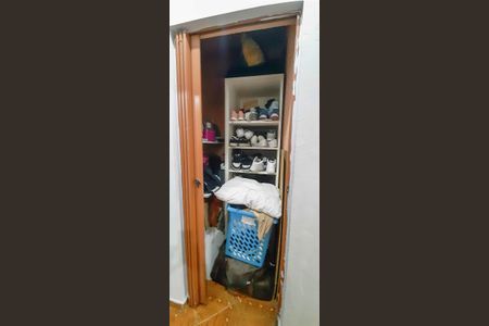 Casa à venda com 180m², 3 quartos e 2 vagas Casa à venda com 180m², 3 quartos e 2 vagasDepósito