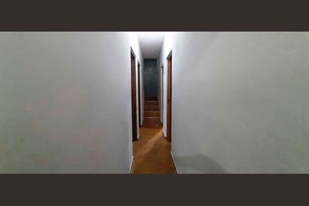 Casa à venda com 180m², 3 quartos e 2 vagas Casa à venda com 180m², 3 quartos e 2 vagasCorredor