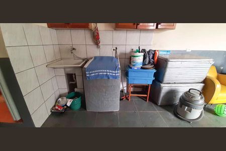 Casa à venda com 180m², 3 quartos e 2 vagas Casa à venda com 180m², 3 quartos e 2 vagasÁrea de Serviço