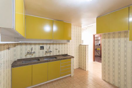 Apartamento à venda com 133m², 3 quartos e 2 vagasCozinha