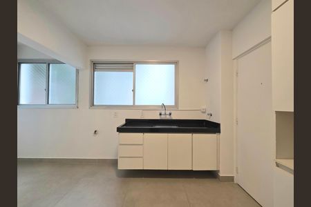 Cozinha de apartamento à venda com 3 quartos, 90m² em Vila Uberabinha, São Paulo