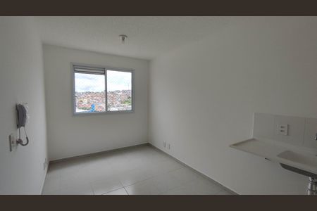 Apartamento para alugar com 33m², 2 quartos e sem vaga Apartamento para alugar com 33m², 2 quartos e sem vagaSala / Cozinha e Área de serviço